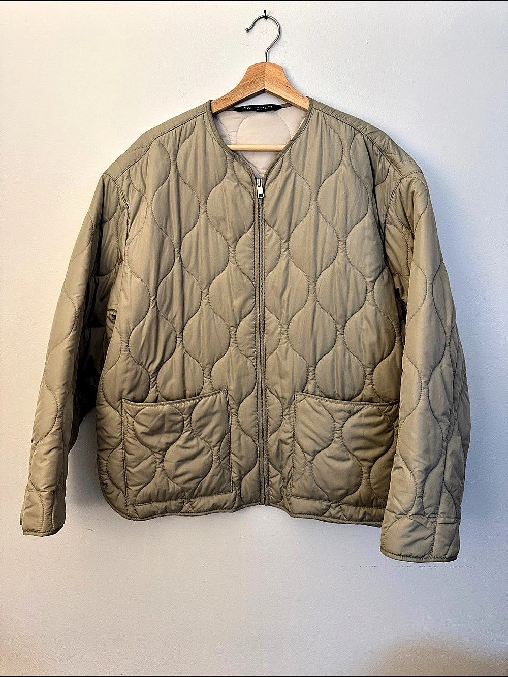 Zara Quilted Puffer Jacket in Beige Size Medium